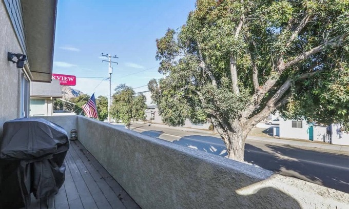 Morro Bay Casa | Slice of Paradise Steps to Morro Rock