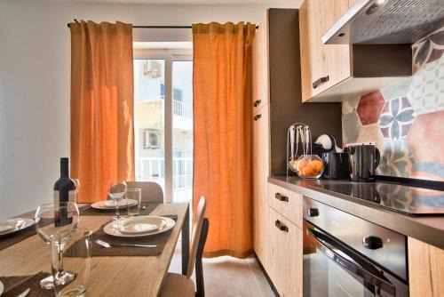 Sliema Apartamento | Sliema 2-bedroom Central Apartments and Penthouse with jacuzzi