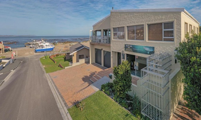Van Dyks Bay Casa | Slip-A-Way Lodge