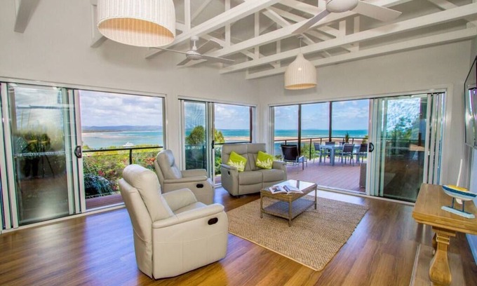 Seventeen Seventy Casa | Slipaway - Unparalleled views of the bay of 1770