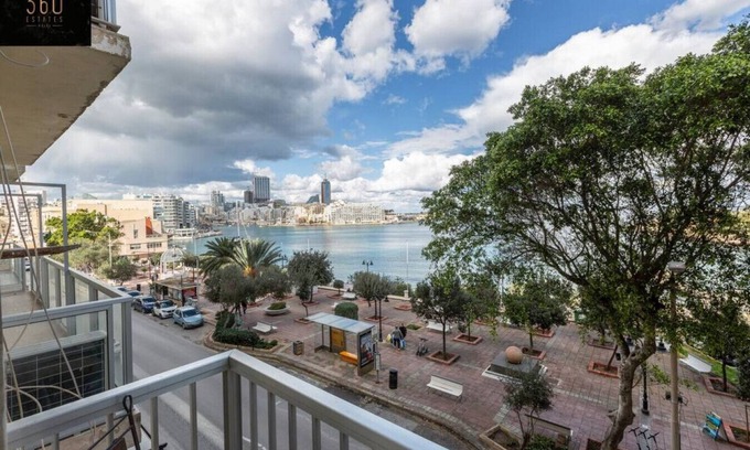 Il-Balluta Apartamento | A comfy Seafront 1BR APT, in Tower Road in Sliema