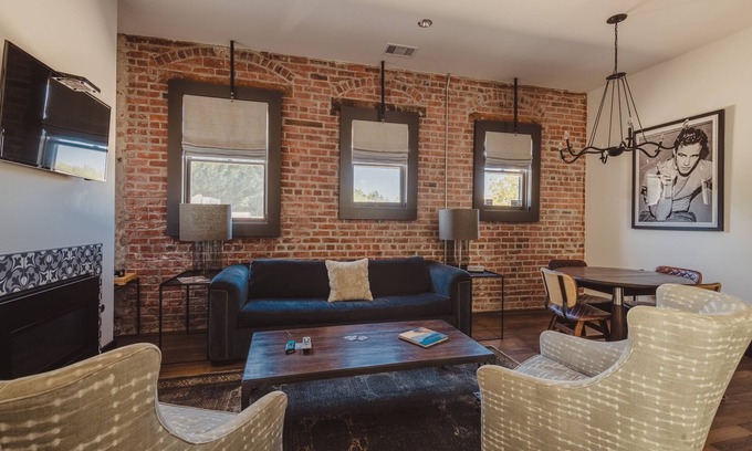Downtown Apartamento | SLO Brew Lofts Suite de 2 dormitorios - Se admiten mascotas con todas las comodidades del hogar.
