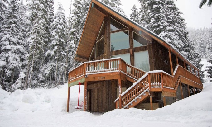 Government Camp Cabina | Slope Side Cabin at the Official Collins Lake Resort