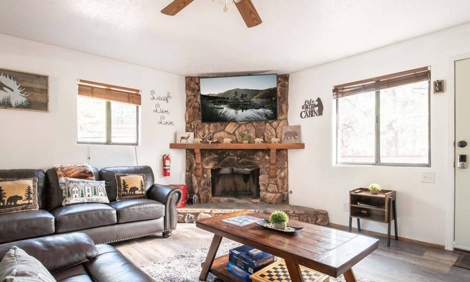 Summit Estates Apartamento | Slopeside Cabin D - Walk to Slopes | Free Parking, Eagles Chalet Snow Summit
