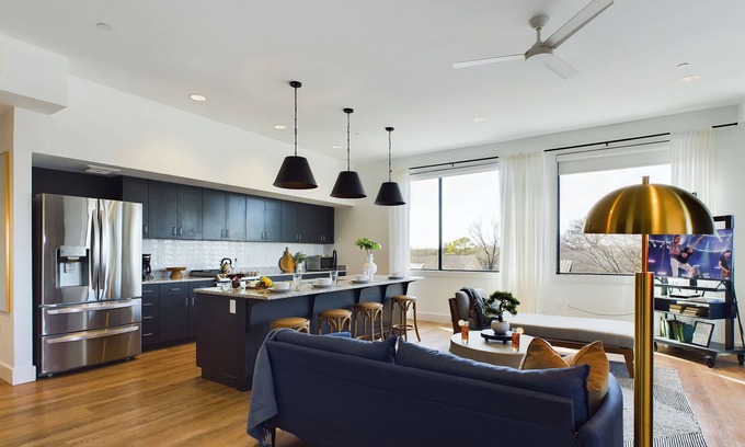 Berry Hill Casa | Sly Fox-Private Balcony-12 South