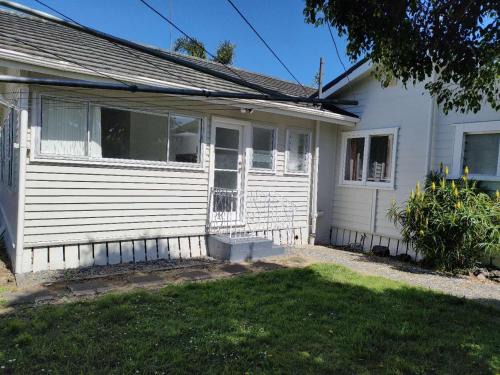 Epsom Casa | Small 2-bedroom flat at Rangiatea Road, Epsom, Auckland