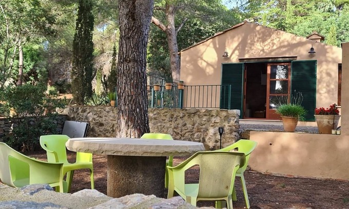 Valls Apartamento | Pequeña y confortable casa independiente. Espacioso jardín privado.3 km Valls