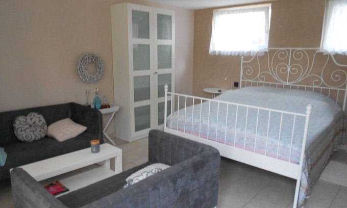 Keskastel Apartamento | Pequeño apartamento con una entrada independiente,