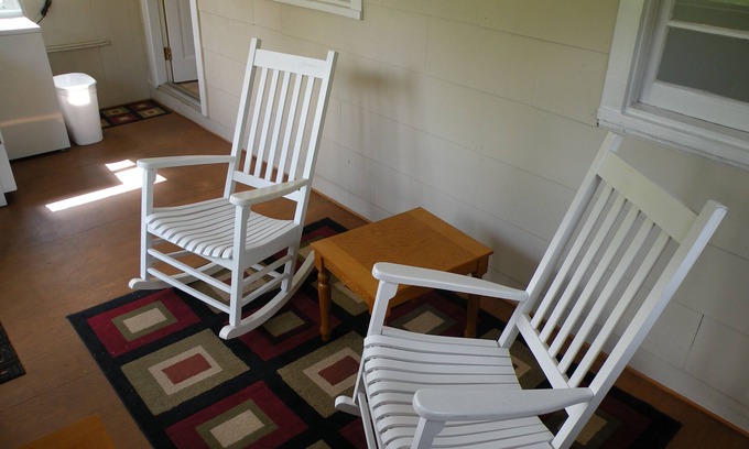 Connellys Springs Cabaña | Small Cottage Nestled in the Foothills of North Carolina