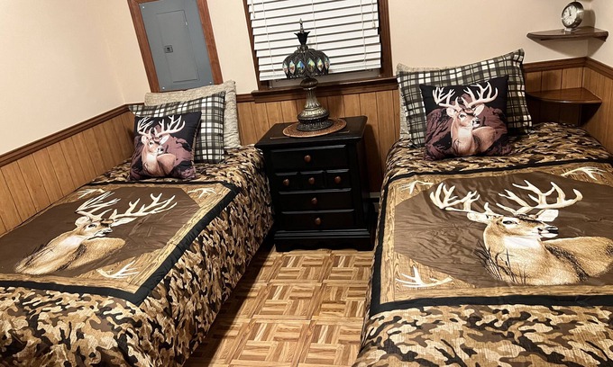 Wakefield-Peacedale Cabina | Small cozy cabin with grill & fire pit close to beaches, skiing, biking and URI.