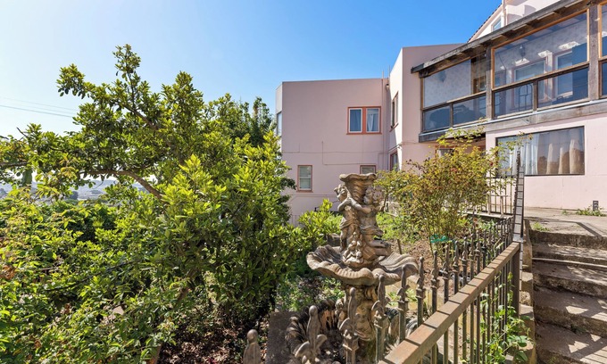 Mount Davidson Manor Casa | Small Cozy Space in Ingleside