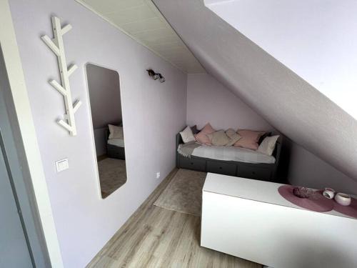 Rapla Apartamento | Small & Cozy Studio Apartment - WiFi & Free Parking