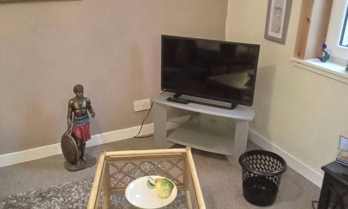 Isle of Arran Casa | Small Detached Cottage in Lamlash.Sleeps 2