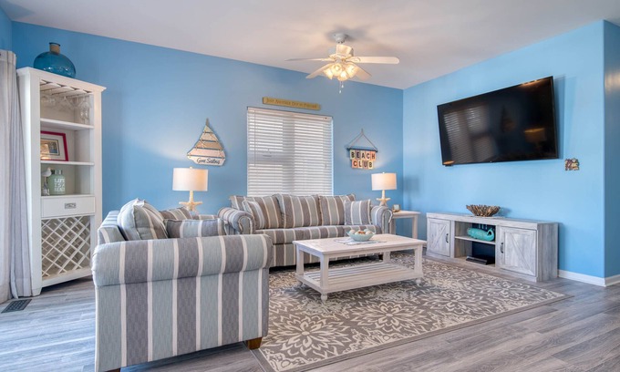 Cape May - Wildwood Condominio | Se admiten perros pequeños: Bloque de playa: terraza en la azotea y balcón privado. Apenas Reducido!