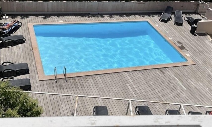 Le Suquet Apartamento | Pequeño apartamento en residencia con parking y piscina, cerca de la playa.