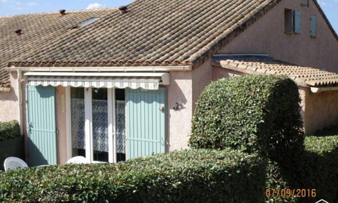 Saint-Martin-d'Ardeche Cabaña | Pequeña casa en una residencia con piscina