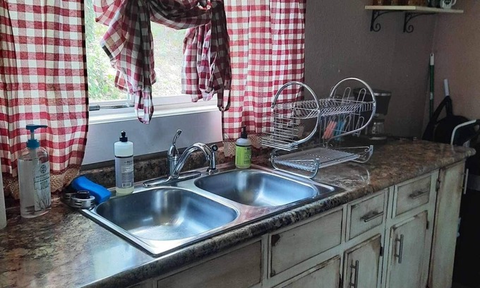 Gruetli Laager Casa | Small home tucked away in Grundy County. Several state parks nearby.