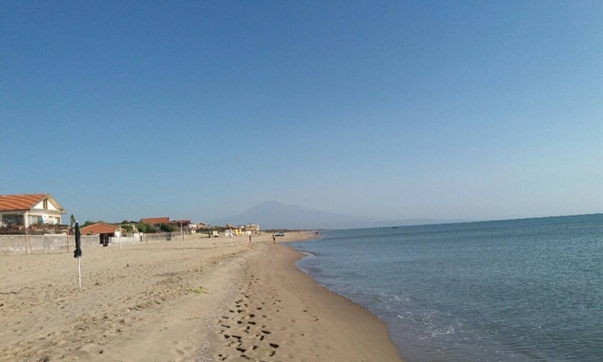 Agnone Bagni Casa | Pequeña casa con jardín a 100 metros del mar.