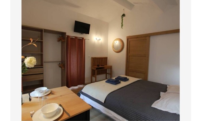 Chambonas Casa | Small mazet nestled at the foot of the château