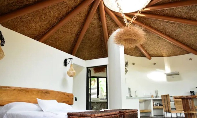 Armenia Cabaña | Small Round House with Living Roof