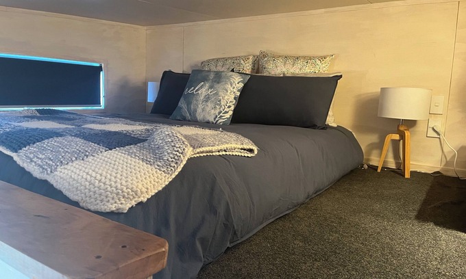 North Taranaki District Apartamento | Small studio situated close to North Taranaki’s most beautiful beaches.
