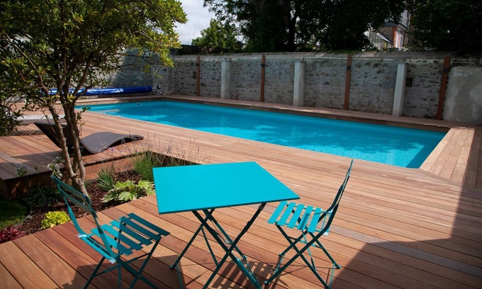 Coutances Casa | Small town house with swimming pool