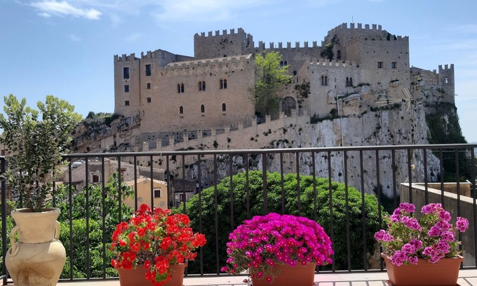 Caccamo Villa | Small villa in the historic center