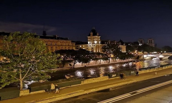 Quartier de la Monnaie Apartamento | SMASHING LUXURY 170M2 QUAI DES AUGUSTINS-MAGNIFICIENT VIEWS LA SEINE& NOTRE DAME