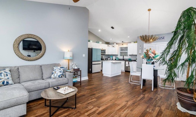 Wirtz Cabaña | Smith Mountain Lake Cottage