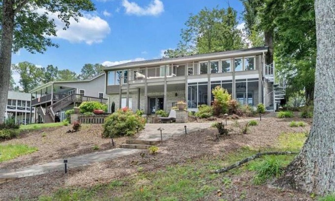 Penhook Casa | Smith Mountain Lake Home with stunning views with wet cove