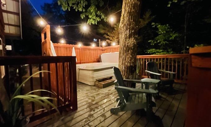 Sevierville Cabina | ★ Smokies Cabin Tree House Retreat, Pet-Friendly ★