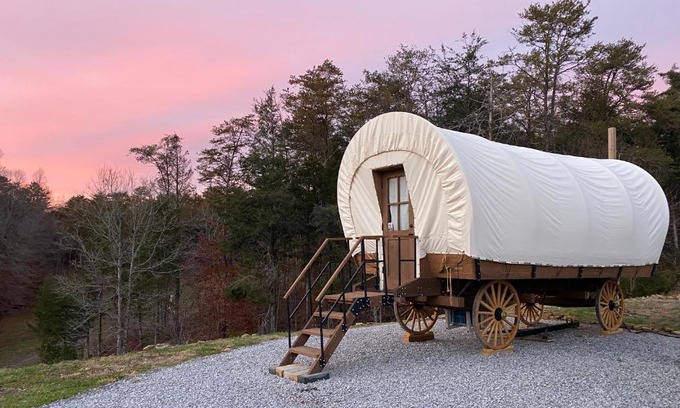 Sevierville Otro | Smoky Hollow Outdoor Resort Covered Wagon