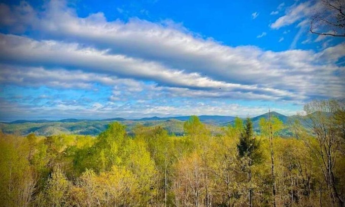 Townsend Cabina | Smoky Mountain Cabin With Private Deck Hot Tub Close to National Park