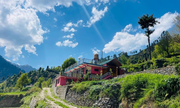 Banjar Cabaña | Snow and Field View Homestay