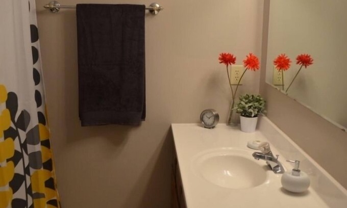 Crescent Beach Casa | Snowbird: 3br 2bth Pet Friendly Home 2 cuadras del océano $ 1250 / mes