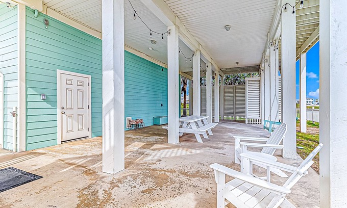 Pointe San Luis Casa | Snowbird-friendly 2-story home with ocean views, shared pool, & outdoor shower