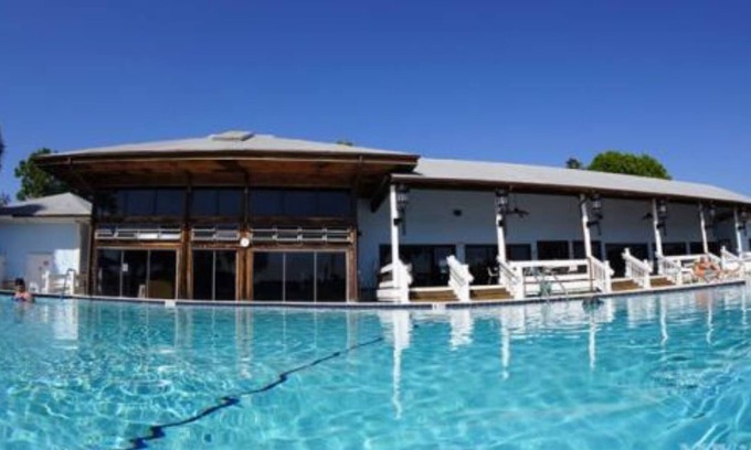 Lakeland Casa | SnowBird Heaven Cozy 2-Bedroom Bungalow w/Pool Hot Tub in Beautiful Lakeland, FL