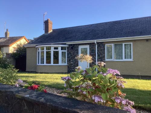 Llwyngwril Casa | Snowdonia coastal getaway ideal for groups up to 6