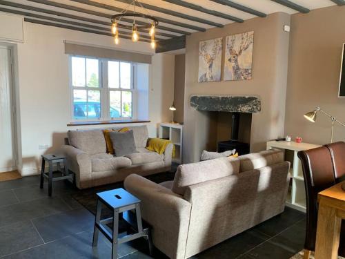 Dolwyddelan Casa | Snowdonia Cottage with shared hot tub 10mins from ZipWorld