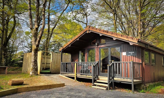 Llanybri Casa | Snowdrop 13-Hot Tub-Woodlandlodges-Carmarthenshire