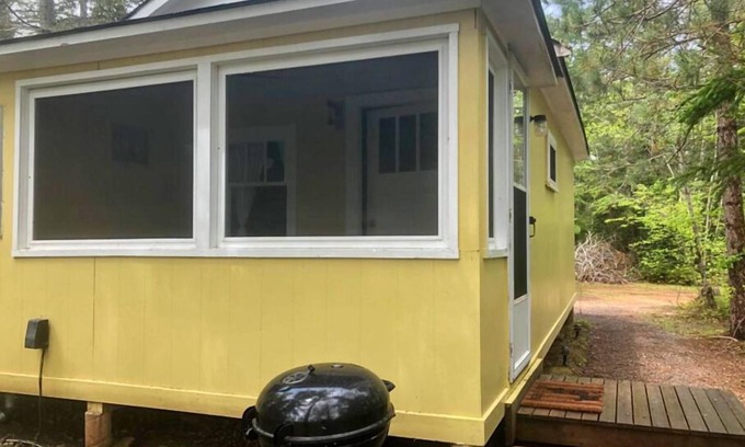 Murray Harbour Cabaña | Snuggle Inn -1 Dormitorio Cottage