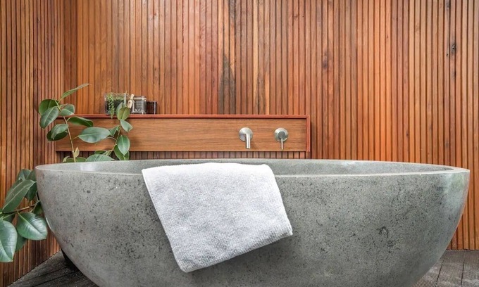 Mount Stuart Casa | Soak in the views at The Hill Townhouse