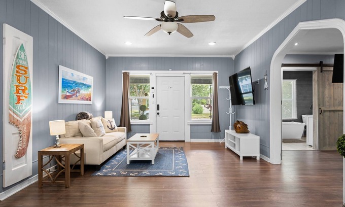 Del Mar Casa | Soaker Tub+BBQ+Fully Fenced Yard+Pancakes+Coffee