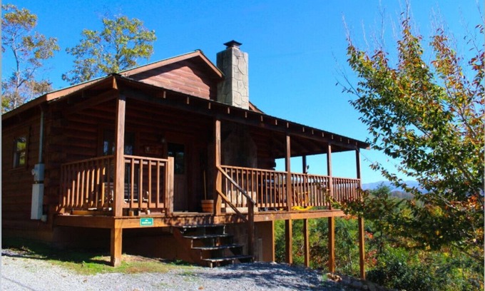 Townsend Cabina | “Soaring Eagle” Log Cabin * Awesome View