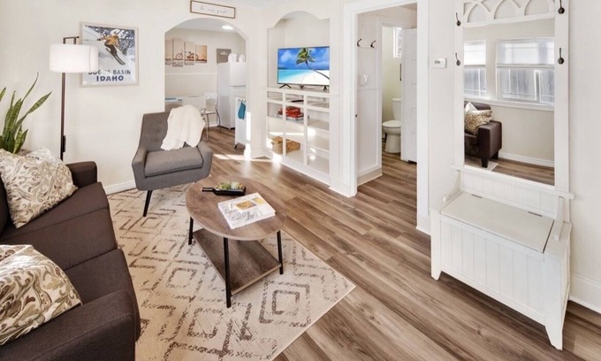 South Boise Village Casa | SoBo Bungalow~Blocks to BSU~Minutes to Downtown