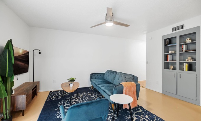 Travis Heights Apartamento | SOCO Park Creek View | The Perfect Location | Free Pkg
