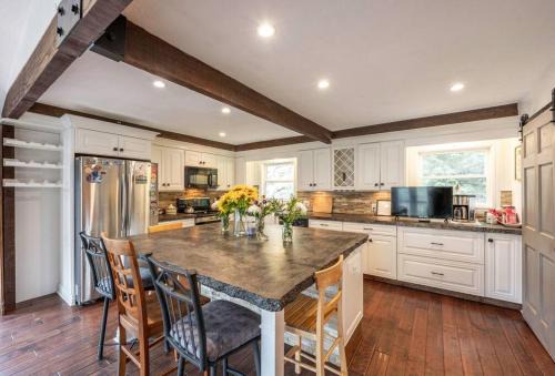 Idaho Springs Casa | SodaCreek Look-out .3 mi from i70 + hotsprings