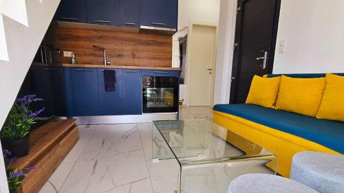 Ofrinion Apartamento | Sofia's Loft with Pool Access