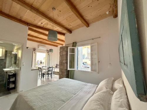 Apollonia Casa | Sofia's Studio