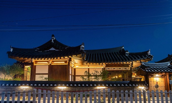 Gyeongju Casa | Soi Hanok Stay